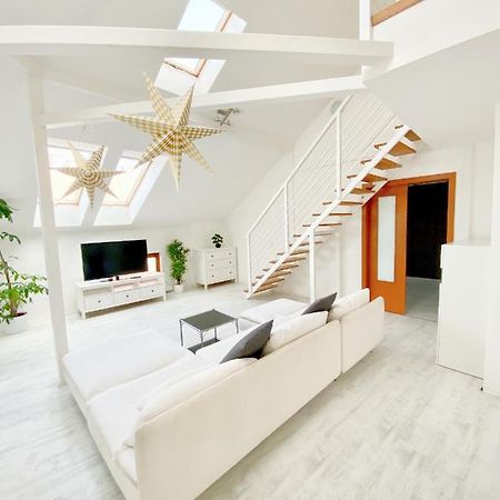 Loft With Rooftop And Free Parking In Garage Budapest Exterior foto