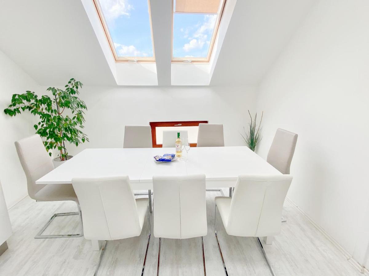 Loft With Rooftop And Free Parking In Garage Budapest Exterior foto
