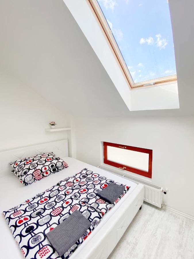 Loft With Rooftop And Free Parking In Garage Budapest Exterior foto